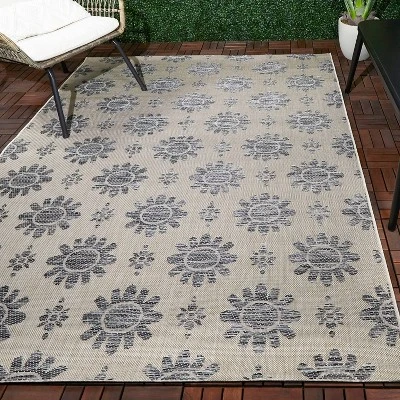 Dark Daisy Outdoor Rug Black - Opalhouseā¢
